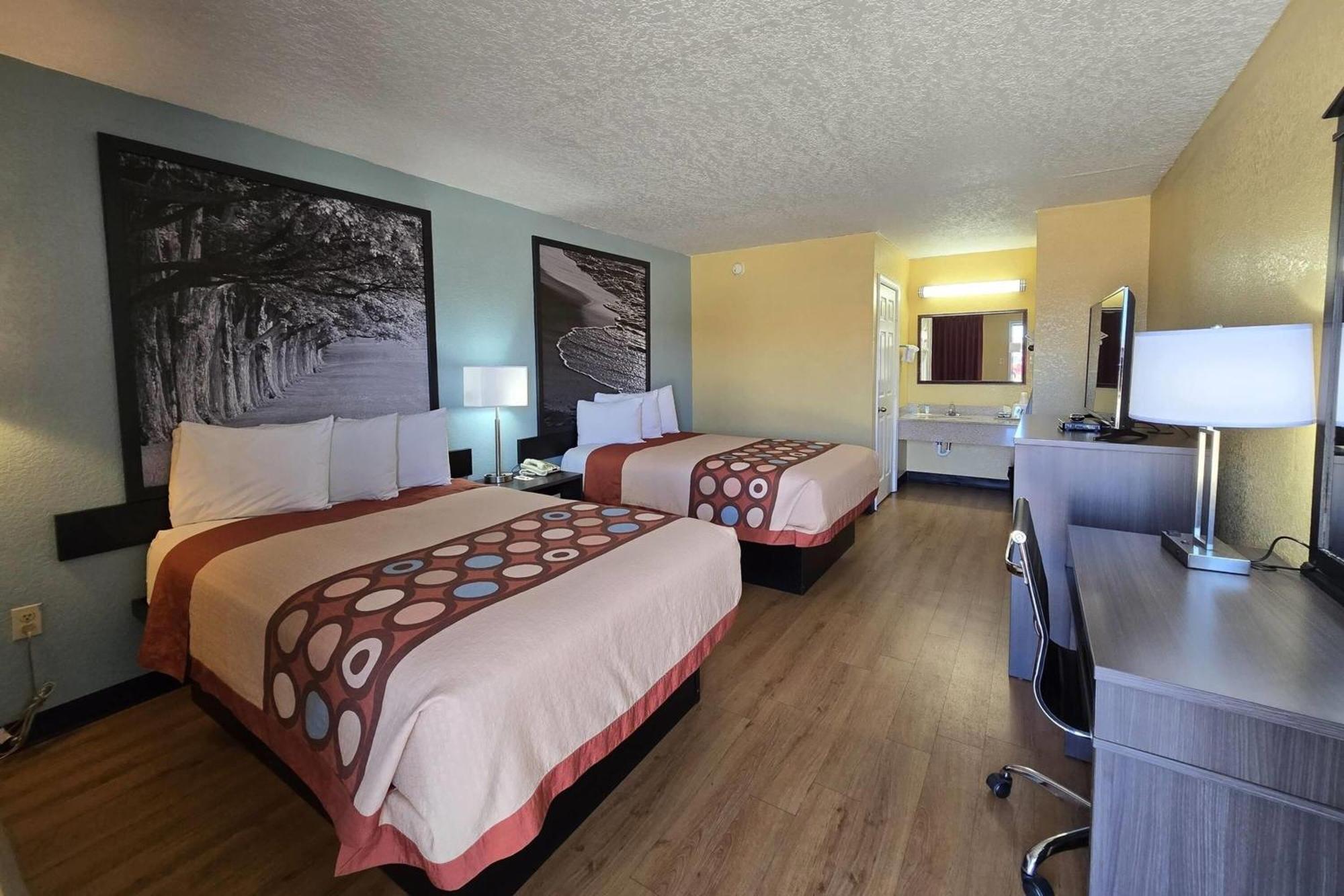Super 8 By Wyndham Arkadelphia Caddo Valley Area Exterior photo